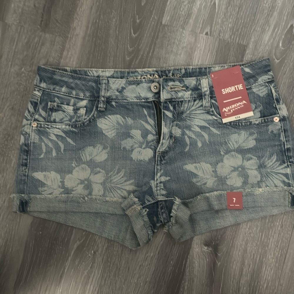 Arizona Jeans Shortie Tropical Print Low Rise Shorts Size 7 New with tags!